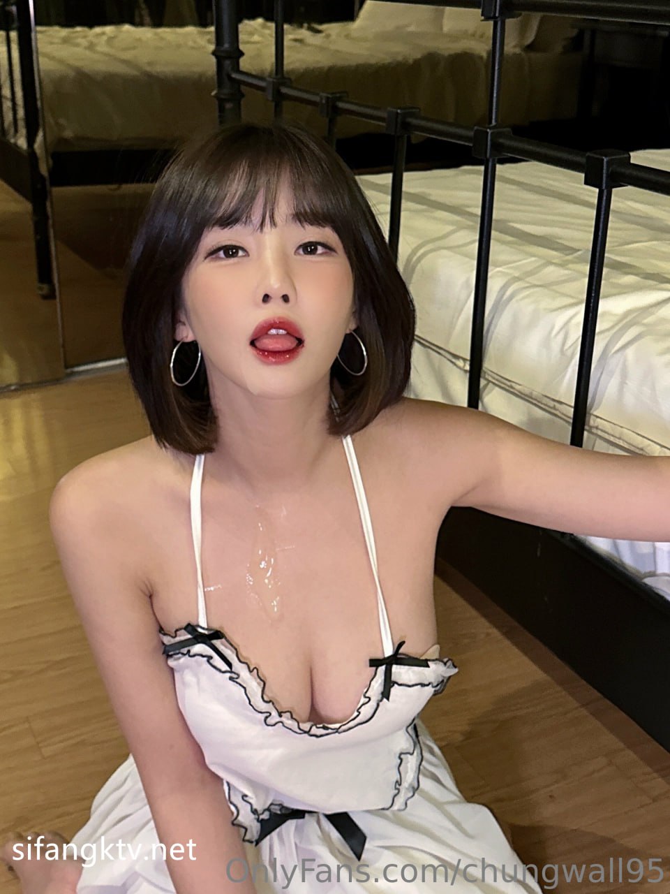 【2023_08_04】All_naked_sex_in_the_kichen_caution_need_to_see_next.m4v